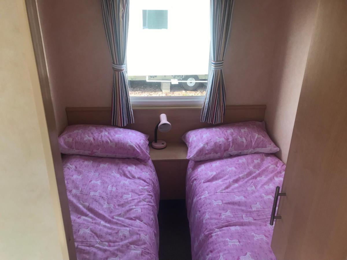 Caravan 50. Nairn Lochloy Holiday Park Exterior photo