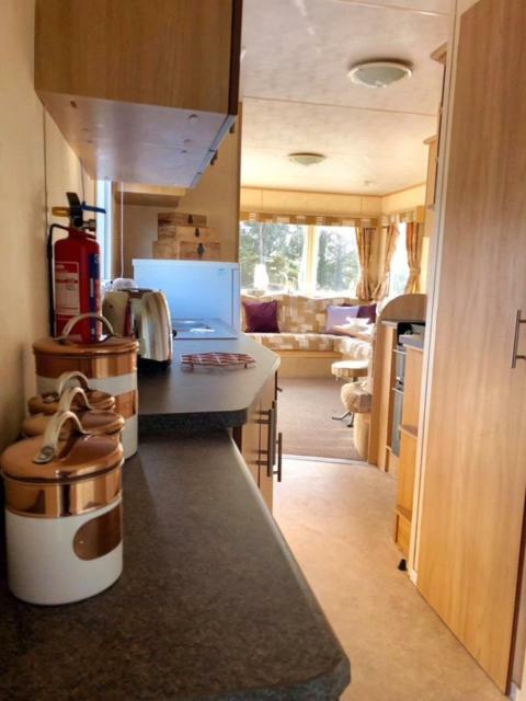 Caravan 50. Nairn Lochloy Holiday Park Exterior photo